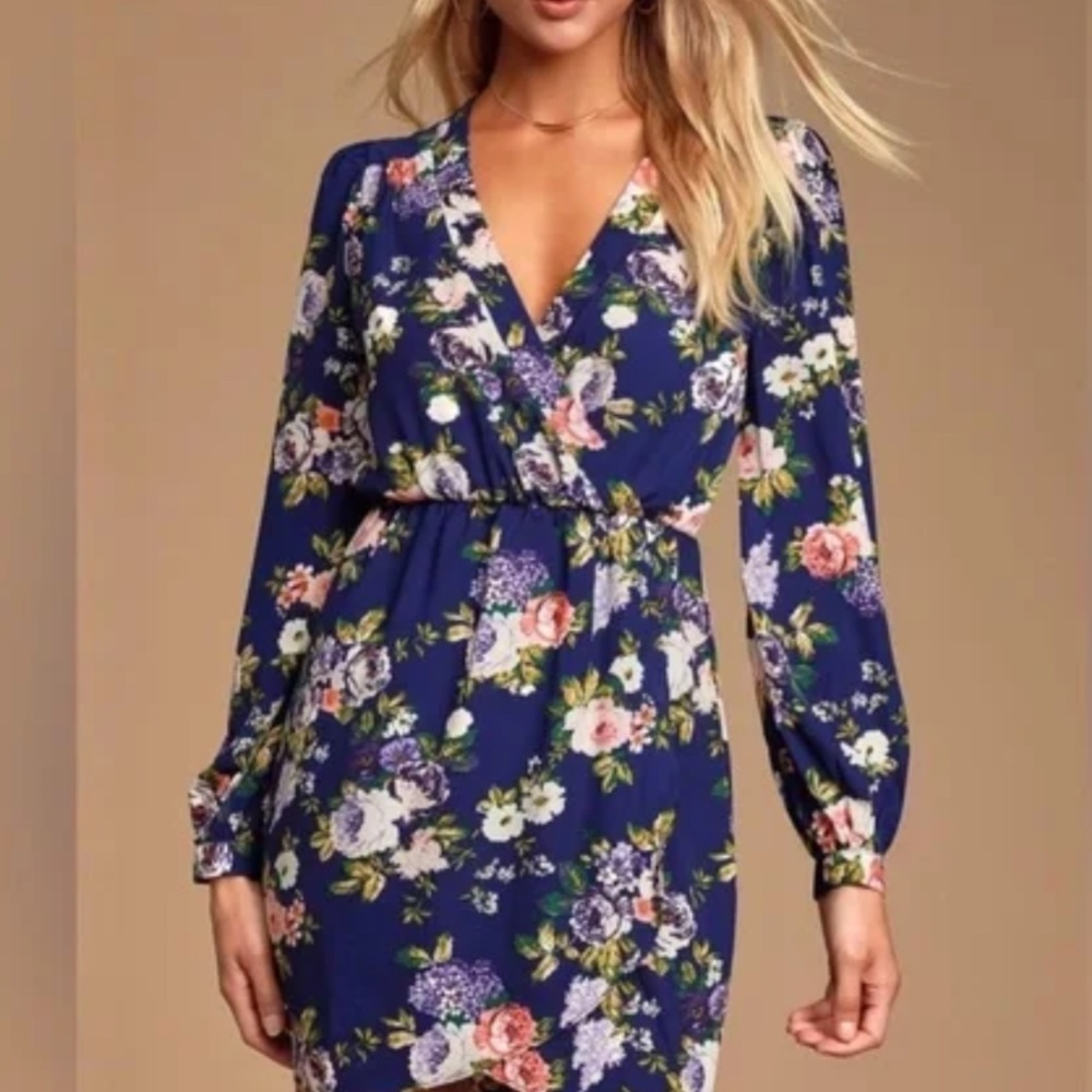 Lulus XS deep v neck floral long sleeve dress